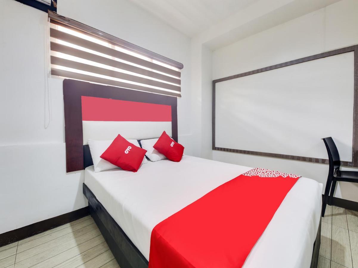 Oyo 895 Golden Majestic Pension Inn Manila Dış mekan fotoğraf