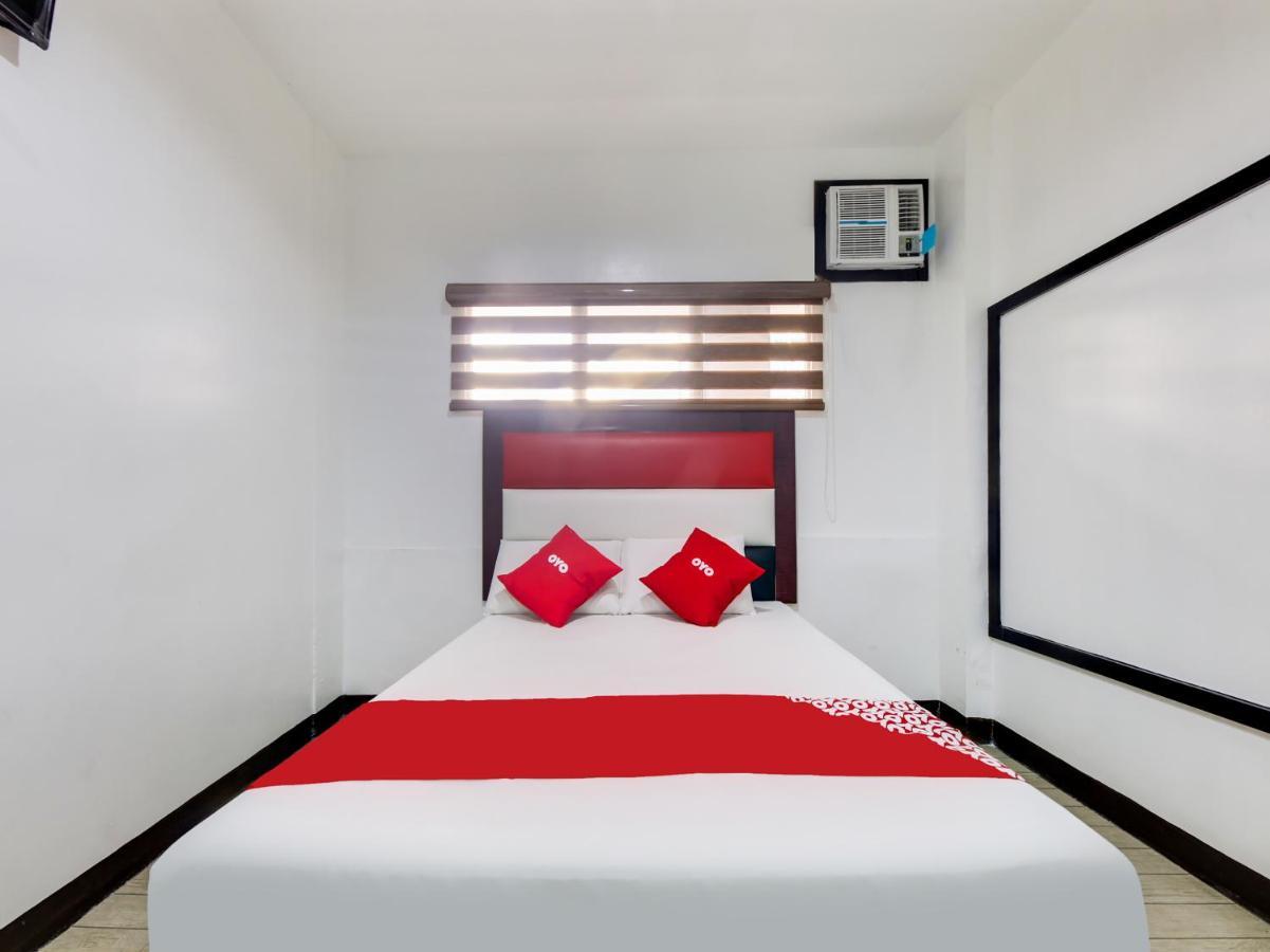 Oyo 895 Golden Majestic Pension Inn Manila Dış mekan fotoğraf