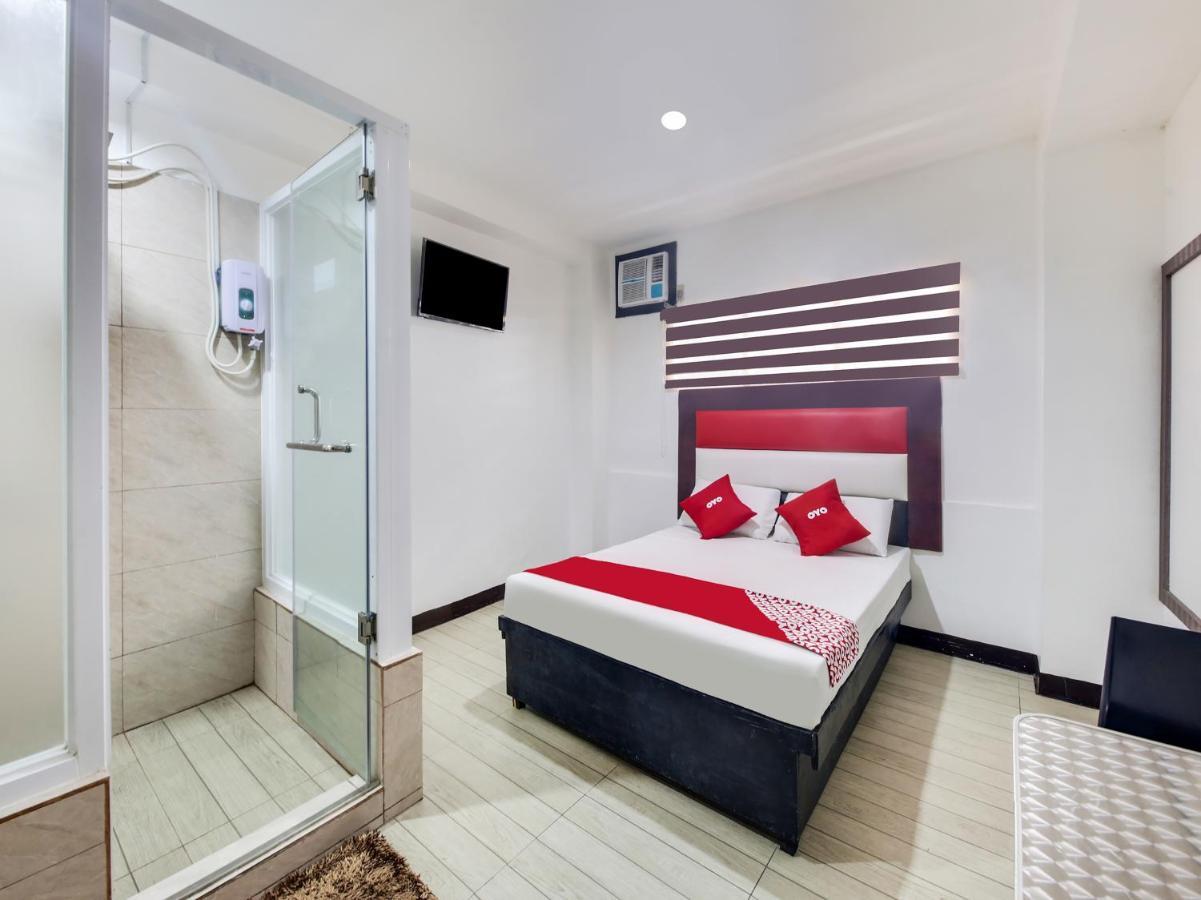 Oyo 895 Golden Majestic Pension Inn Manila Dış mekan fotoğraf